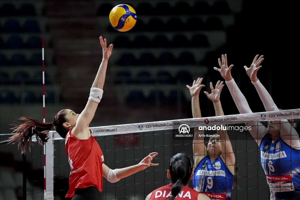 Turkish Airlines v Herceg Novi - Women's CEV Cup