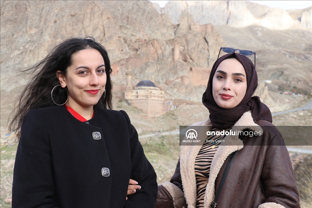 تركيا.. قصر إسحاق باشا التاريخي في آغري يجذب الطلاب خلال العطلة