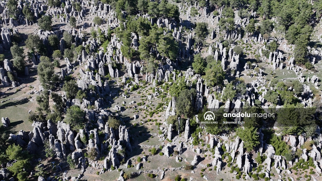 Antalya'nın coğrafi güzelliği "Adam Kayalar" turistlerin uğrak noktası oldu