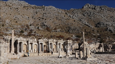 Sagalassos Antik Kenti'nde anıtsal Hadrianus Çeşmesi ayağa kaldırılıyor