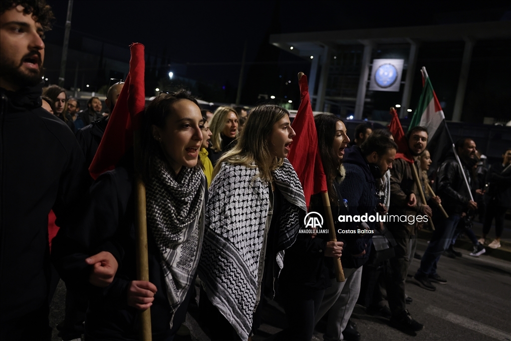 Yunanistan'da 17 Kasım öğrenci ayaklanmasının yıl dönümünde Filistin'e destek mesajı