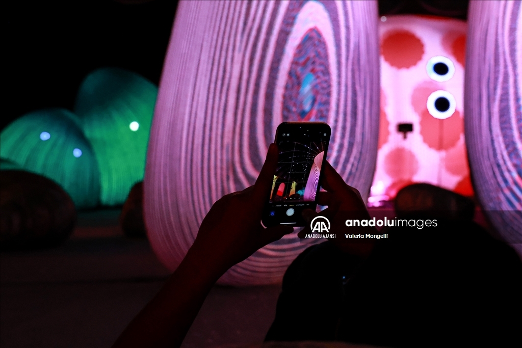 Bangkok'ta yapay zeka ve sanat sergisi düzenlendi