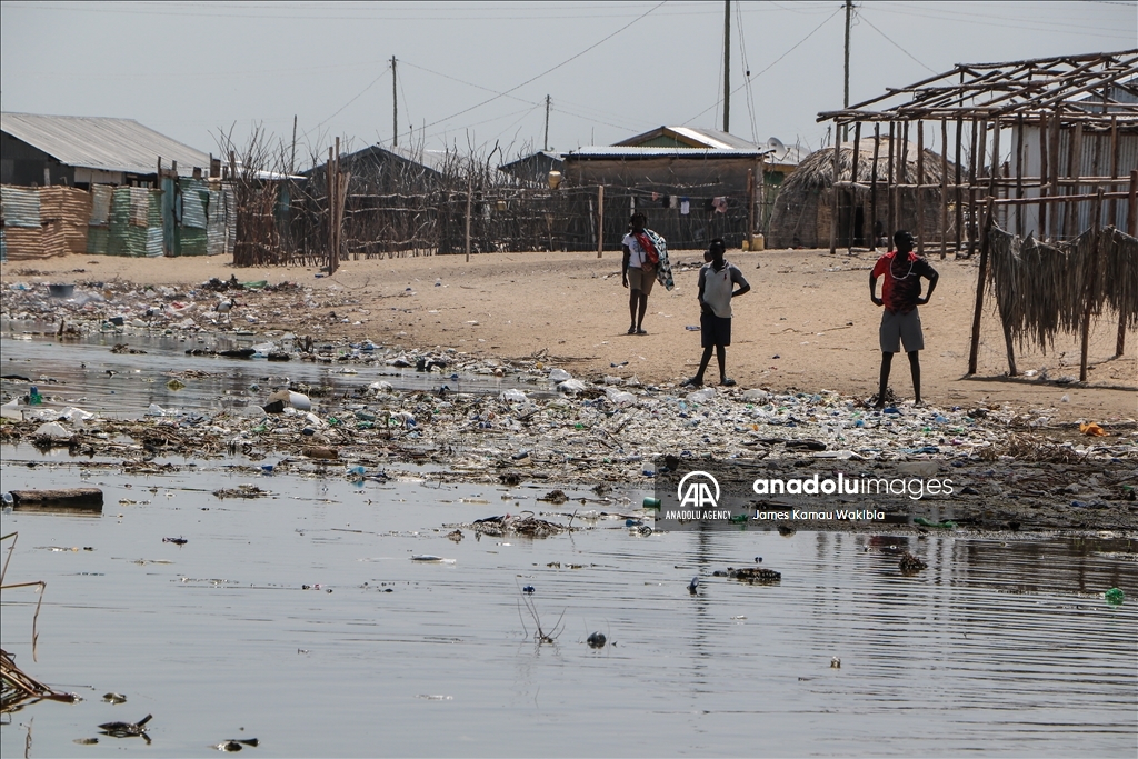 Climate change takes its toll on Turkana, the world's largest desert lake