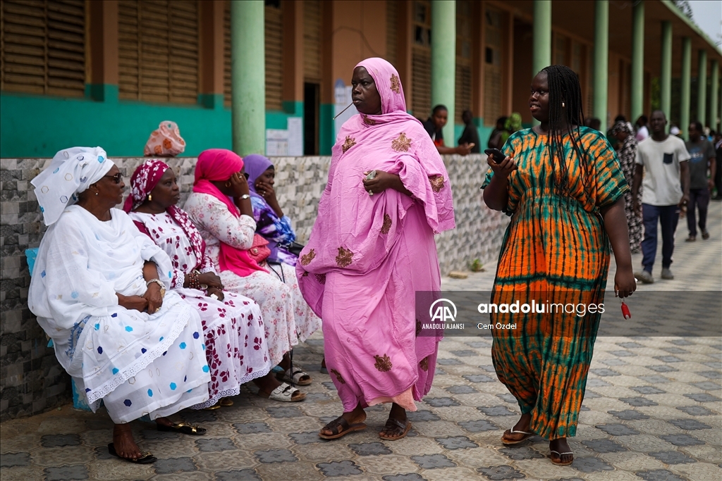 Senegal erken genel seçim için sandık başında