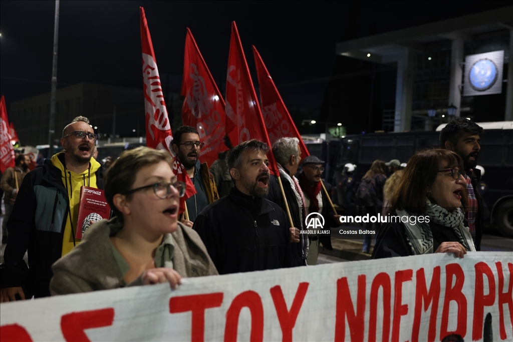 Yunanistan'da 17 Kasım öğrenci ayaklanmasının yıl dönümünde Filistin'e destek mesajı