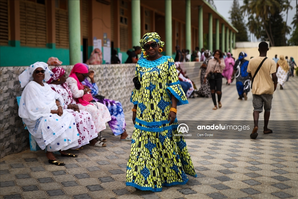 Senegal erken genel seçim için sandık başında