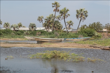 Climate change takes its toll on Turkana, the world's largest desert lake