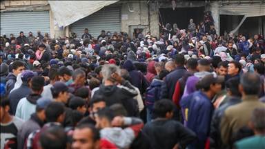 İsrail'in saldırılarını sürdürdüğü Gazze Şeridi'nde ekmek krizi derinleşiyor