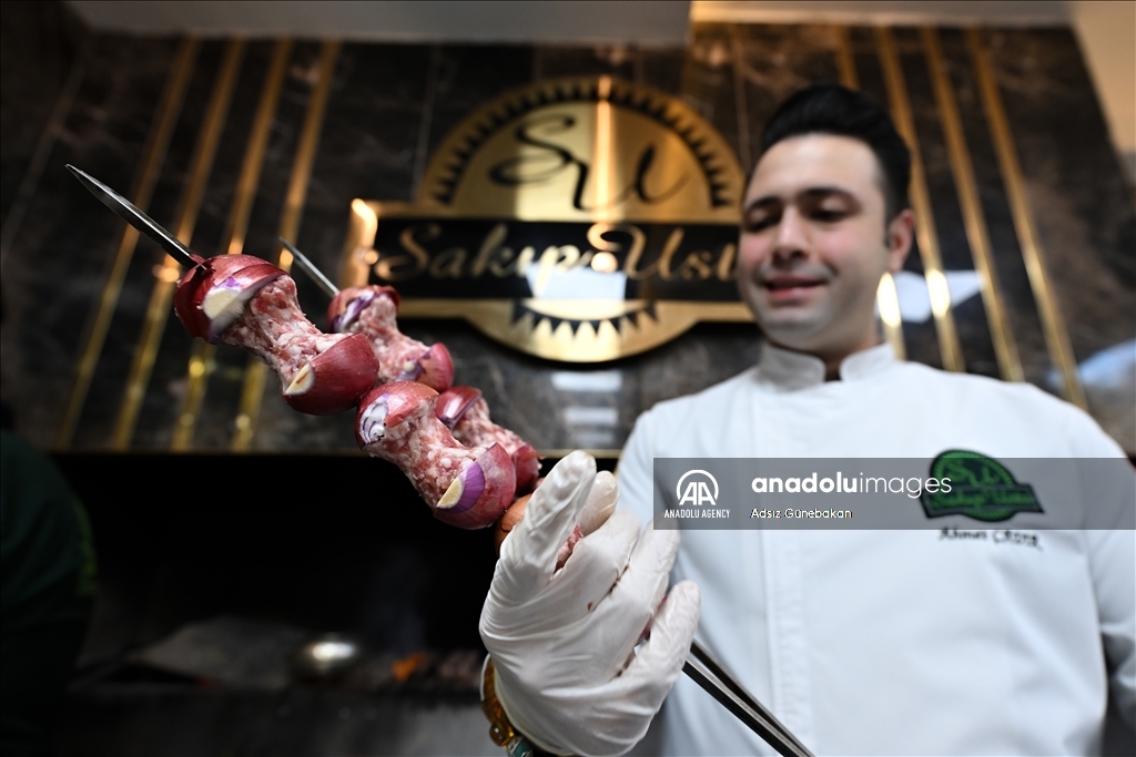 Луковый кебаб, традиционный вкус турецкого Газиантепа, особенно востребован в холодное время года
