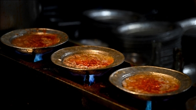 Gaziantep'in kış lezzetlerinden beyran ve soğan kebabı damakları tatlandırıyor