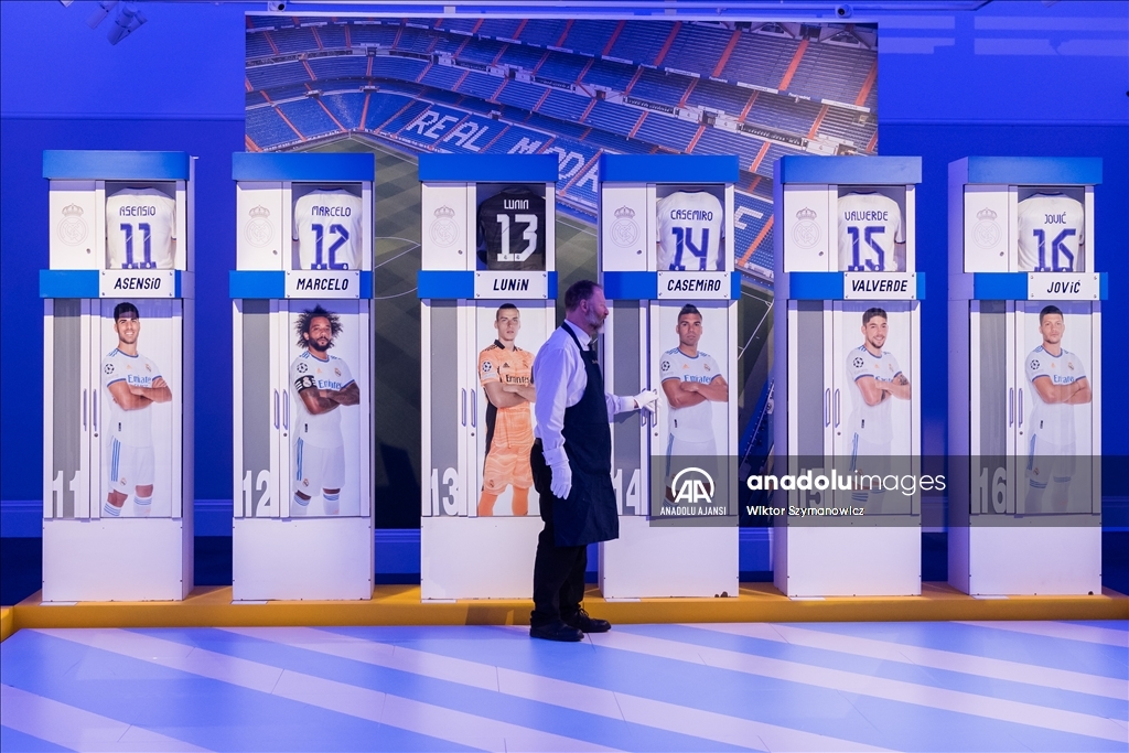Real Madrid oyuncularının soyunma odası dolapları açık artırmaya çıkarıldı