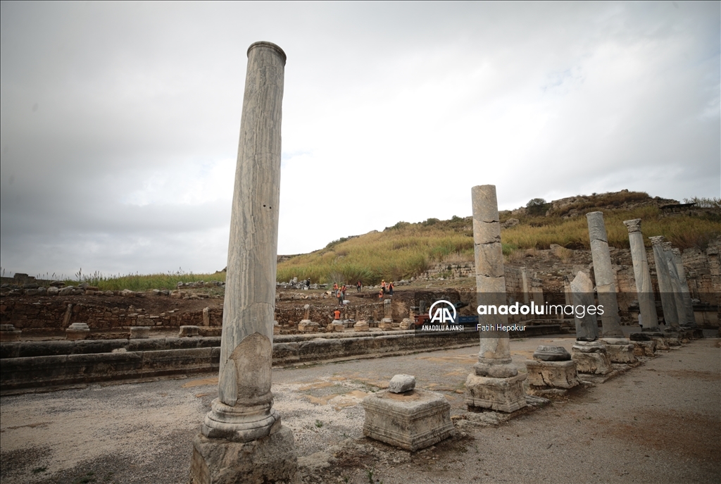 Perge'deki Antik Kestros çeşmesinden 1800 yıl sonra su akmaya başladı