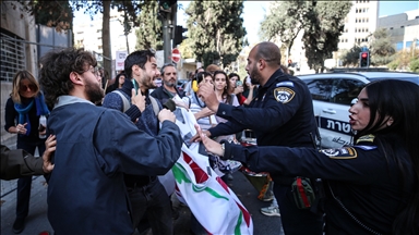 İsrailli aktivistler, İsrail'in Gazze'ye ve Lübnan'a saldırılarını protesto etti