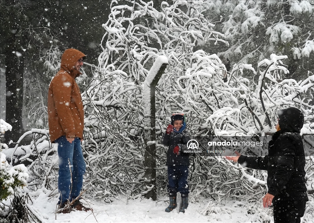 İstanbul'da yüksek kesimlerde kar yağışı başladı