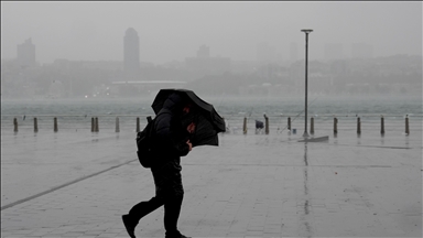 İstanbul'da sağanak ve rüzgar etkili oluyor