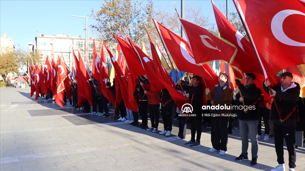 Çanakkale’de 24 Kasım Öğretmenler Günü dolayısıyla çelenk sunuldu