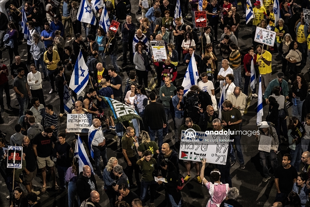 Gazze’de ateşkes ve saldırıların durması için Tel Aviv’de gösteri düzenlendi