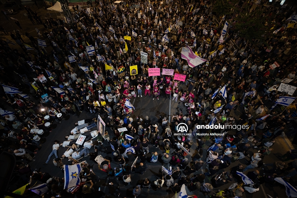 Gazze’de ateşkes ve saldırıların durması için Tel Aviv’de gösteri düzenlendi