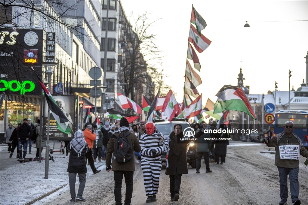 İsrail'in Gazze ve Lübnan'a yönelik saldırıları İsveç'te protesto edildi 