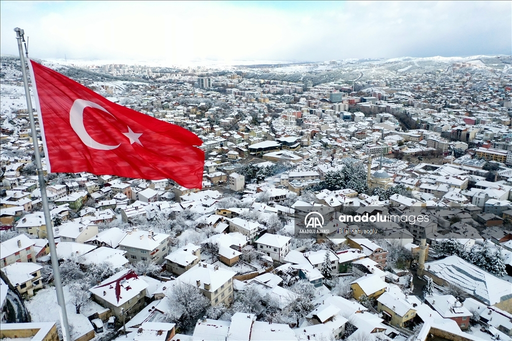 Kastamonu'da kar yağışı etkili oluyor