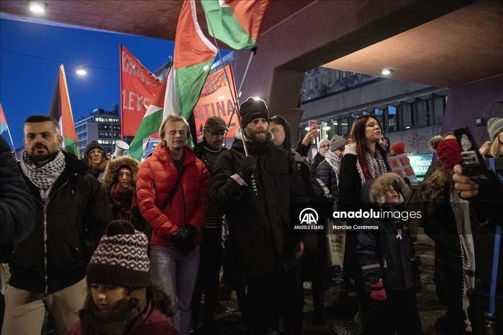 İsrail'in Gazze ve Lübnan'a yönelik saldırıları İsveç'te protesto edildi 