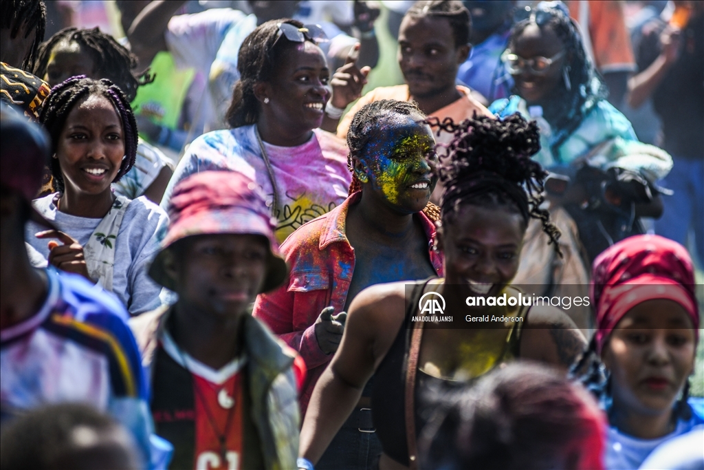 Kenya'da "Renk Festivali" düzenlendi