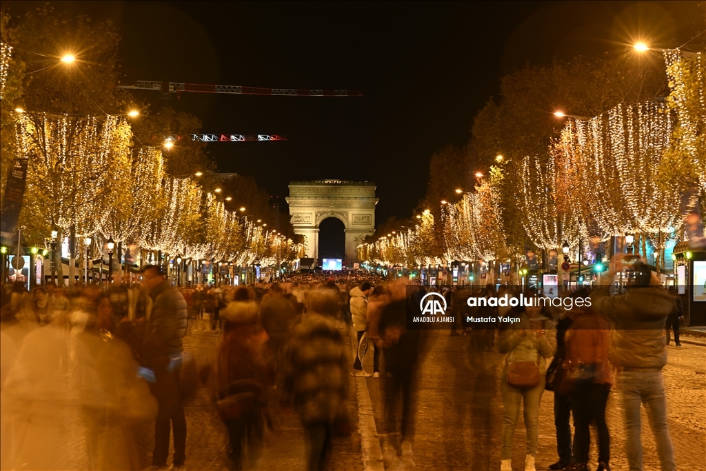 Paris'te Noel hazırlıkları