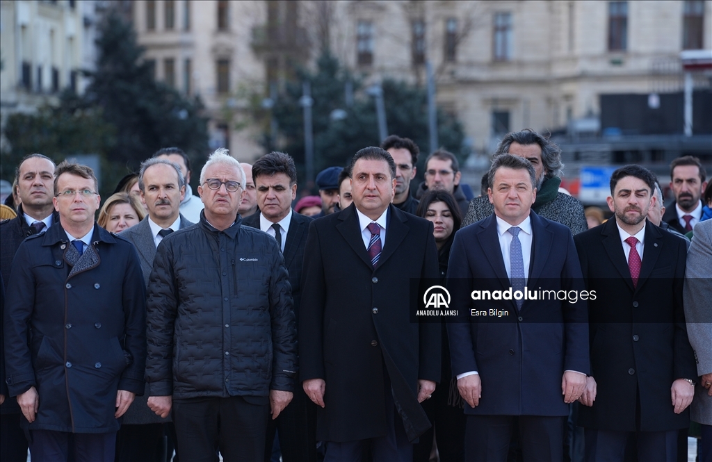 Taksim'de Öğretmenler Günü dolayısıyla tören düzenlendi