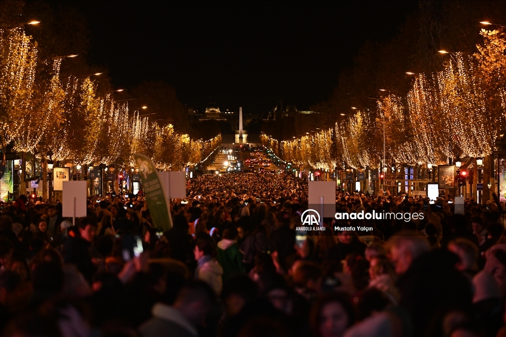 Paris'te Noel hazırlıkları