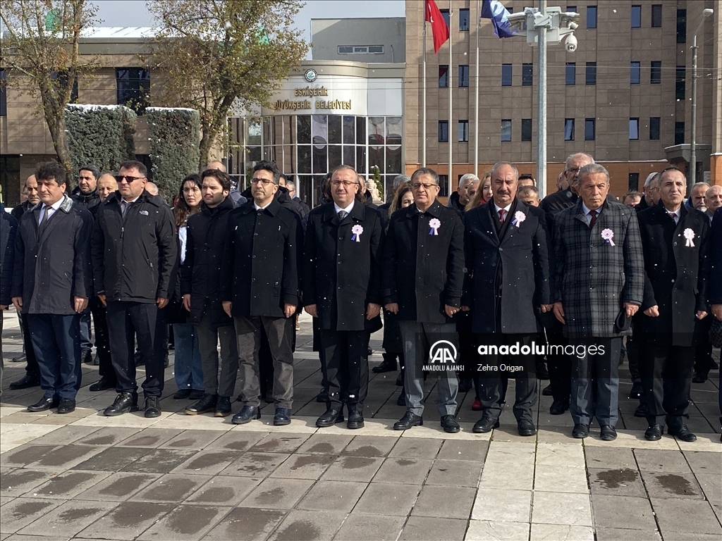 Eskişehir'de 24 Kasım Öğretmenler Günü nedeniyle tören yapıldı