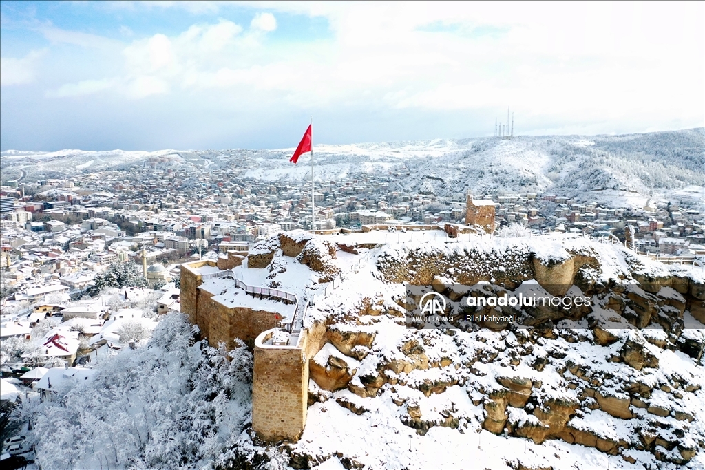 Kastamonu'da kar yağışı etkili oluyor