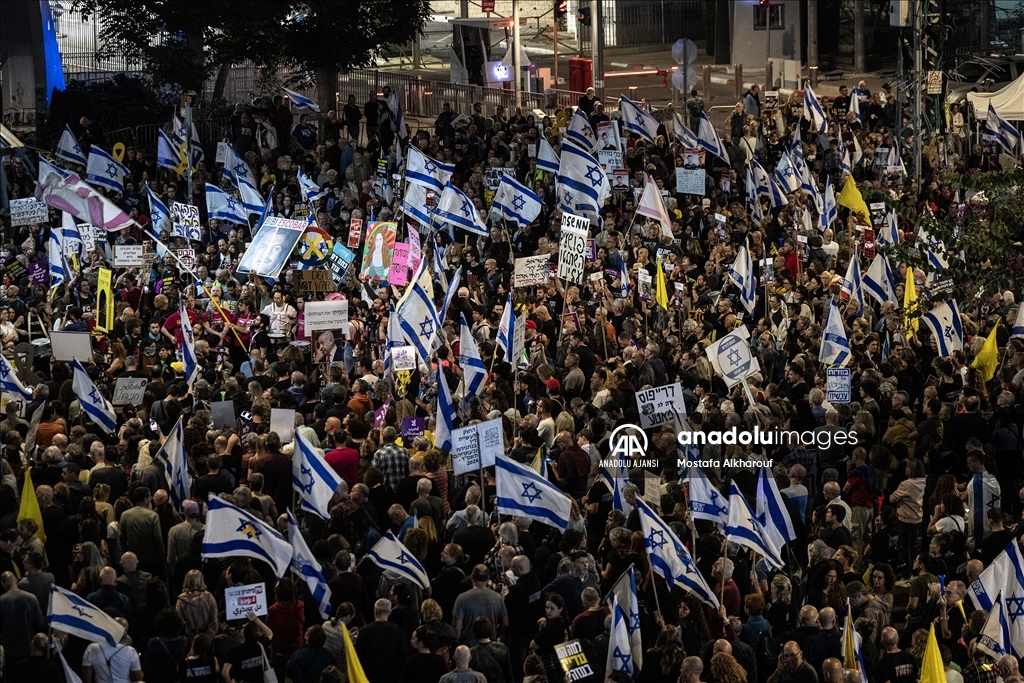 Gazze’de ateşkes ve saldırıların durması için Tel Aviv’de gösteri düzenlendi