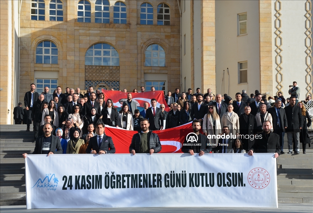 Hakkari'de "24 Kasım Öğretmenler Günü" kutlandı