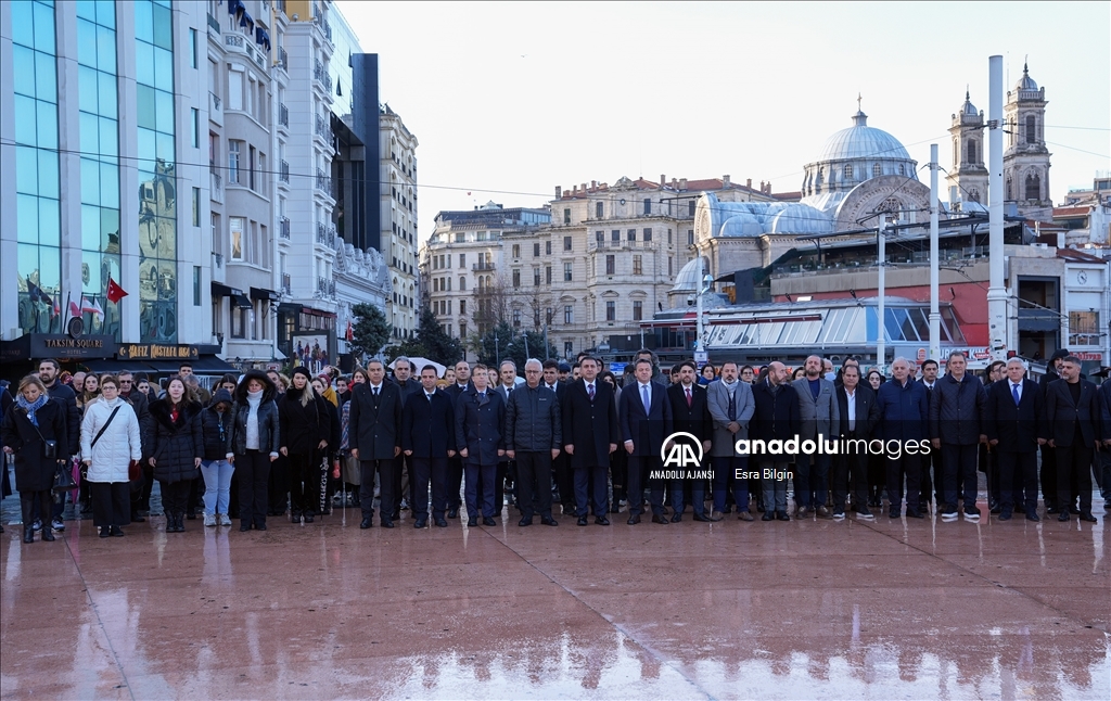 Taksim'de Öğretmenler Günü dolayısıyla tören düzenlendi