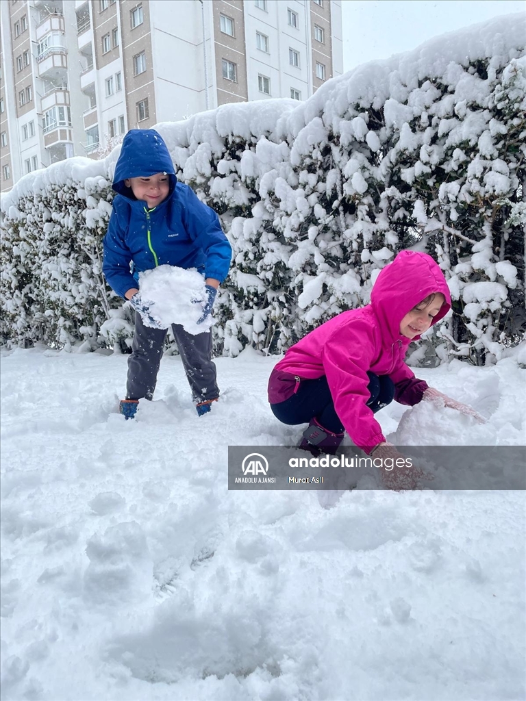 Kayseri'de kar yağışı etkili oldu