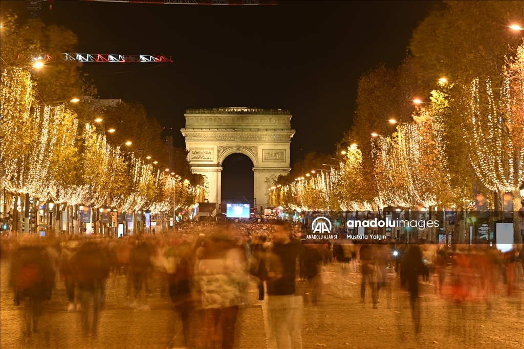 Paris'te Noel hazırlıkları