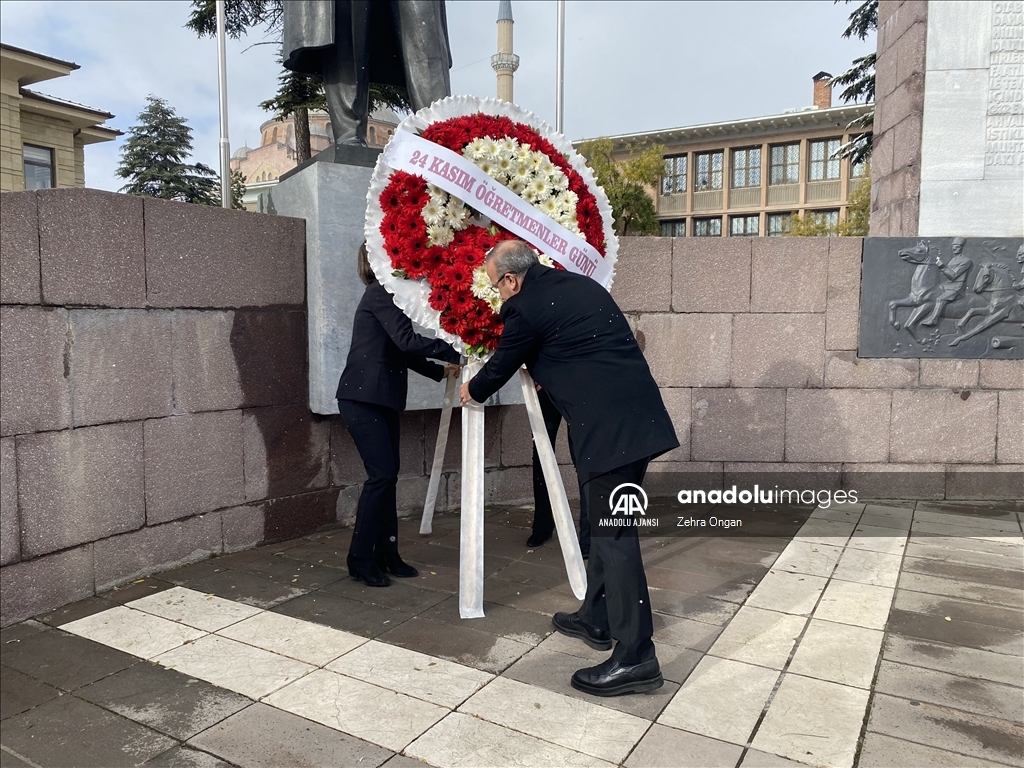 Eskişehir'de 24 Kasım Öğretmenler Günü nedeniyle tören yapıldı