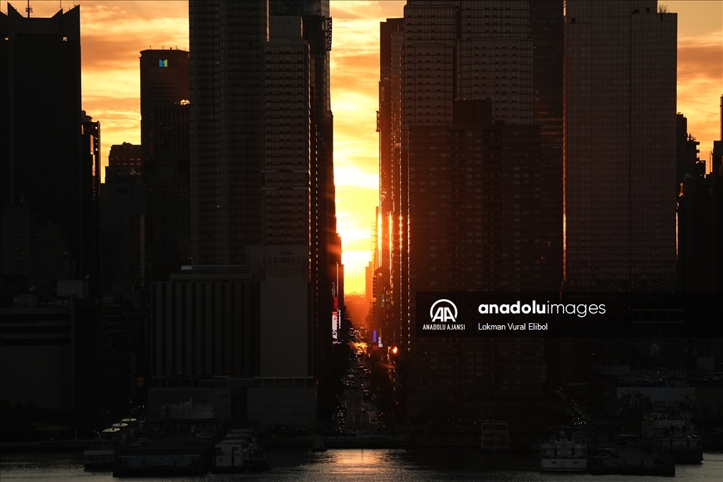 New York'ta gün doğumu 'Reverse Manhattanhenge'