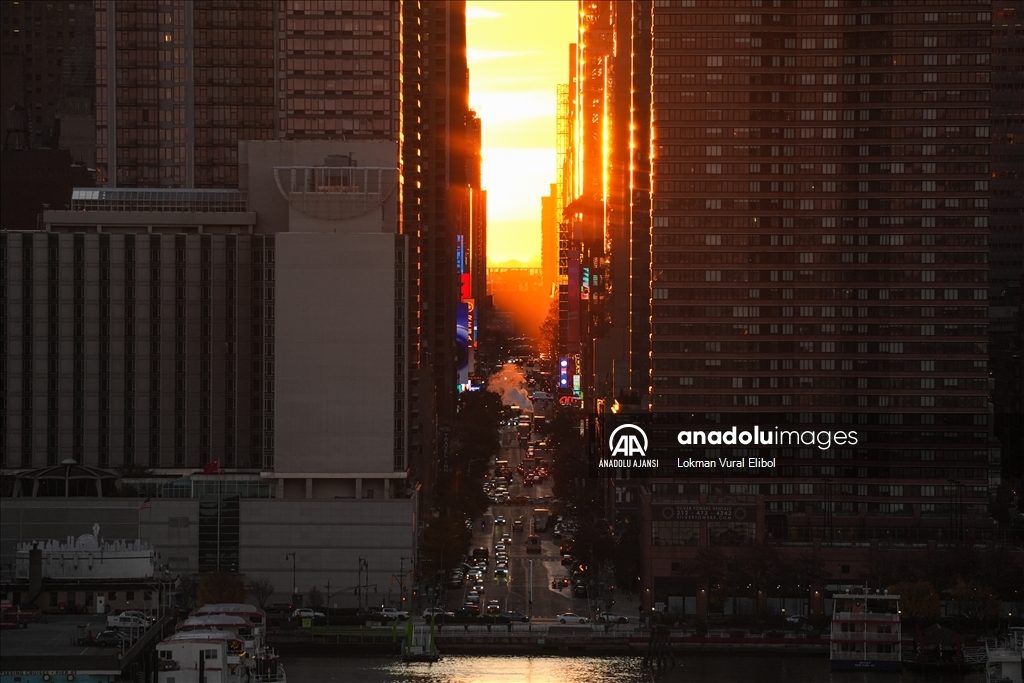 New York'ta gün doğumu 'Reverse Manhattanhenge'