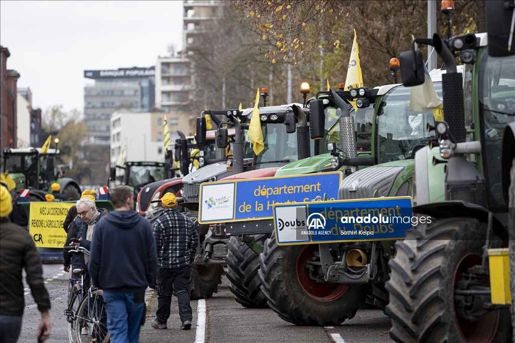 Les agriculteurs français manifestent à Strasbourg contre l'accord de libre-échange entre le Mercosur et l'Union européenne