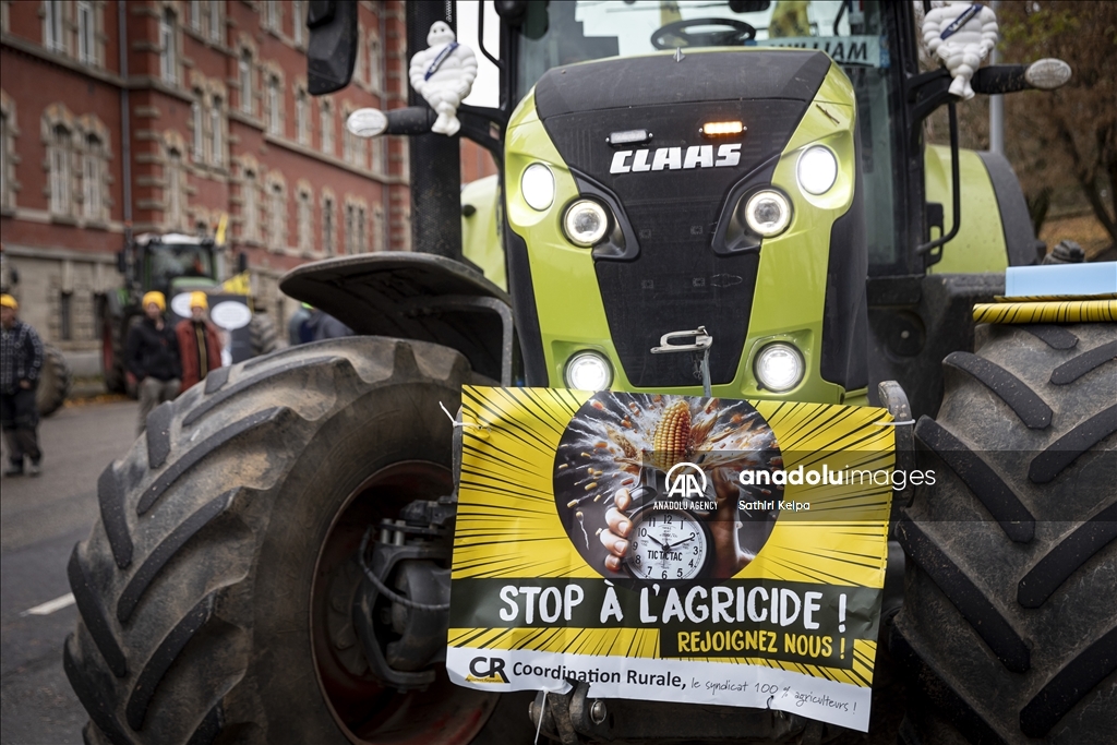 Les agriculteurs français manifestent à Strasbourg contre l'accord de libre-échange entre le Mercosur et l'Union européenne