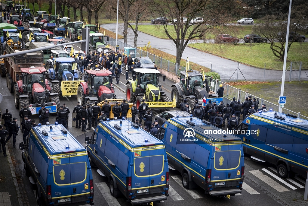Les agriculteurs français manifestent à Strasbourg contre l'accord de libre-échange entre le Mercosur et l'Union européenne