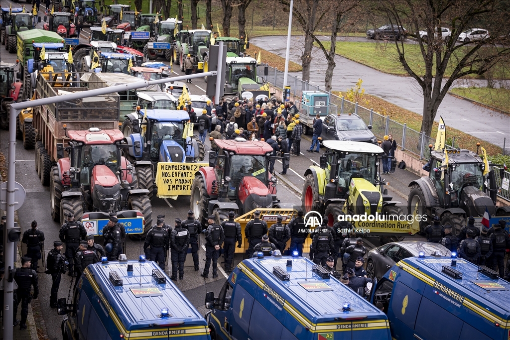Les agriculteurs français manifestent à Strasbourg contre l'accord de libre-échange entre le Mercosur et l'Union européenne
