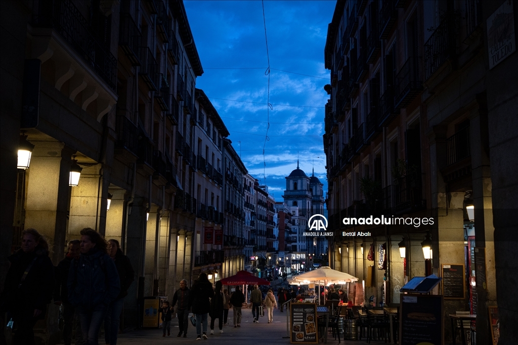 Tarih ve modernizmin buluştuğu şehir Madrid