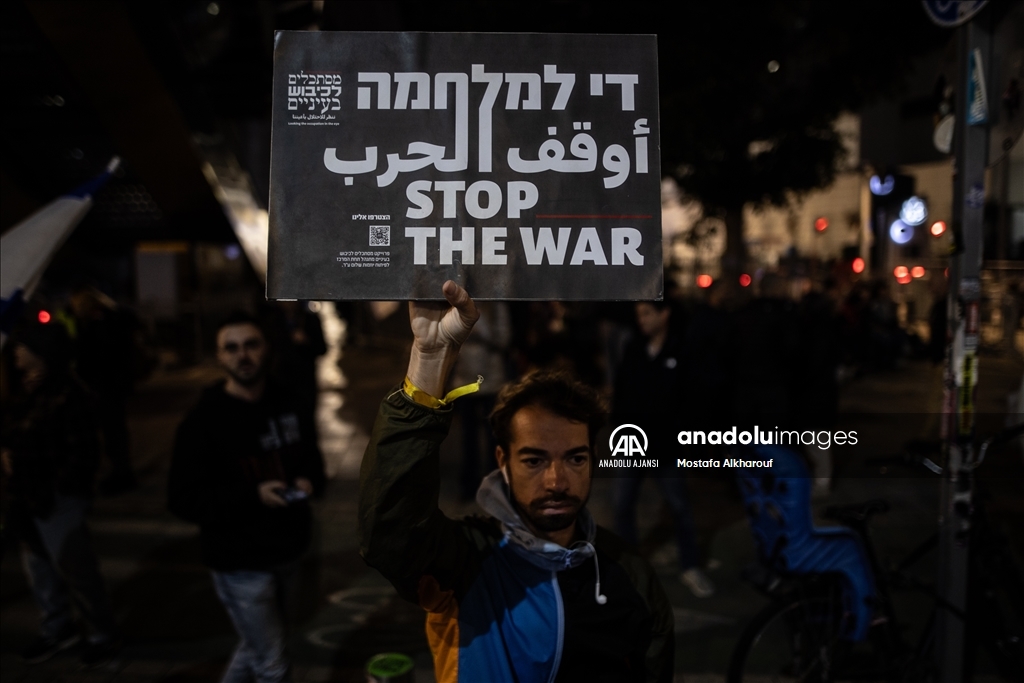 Gazze’de ateşkes ve esir takası talebiyle Tel Aviv’de gösteri düzenlendi