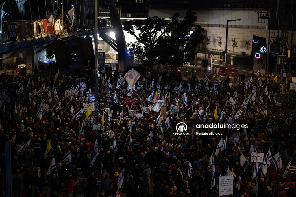 Gazze’de ateşkes ve esir takası talebiyle Tel Aviv’de gösteri düzenlendi