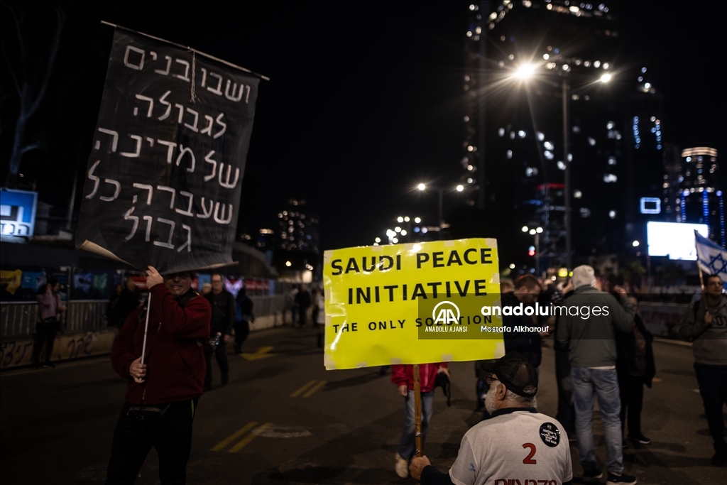 Gazze’de ateşkes ve esir takası talebiyle Tel Aviv’de gösteri düzenlendi