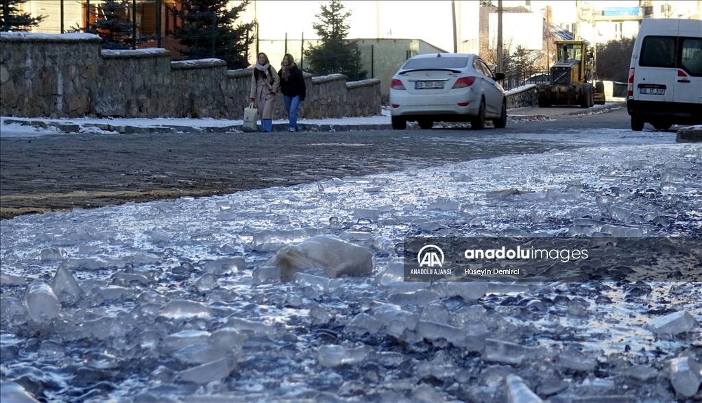 Kars'ta soğuk hava etkili oluyor