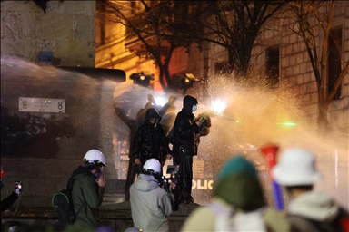 Gruzija: Policija protiv demonstranata u Tbilisiju koristila vodene topove i suzavac