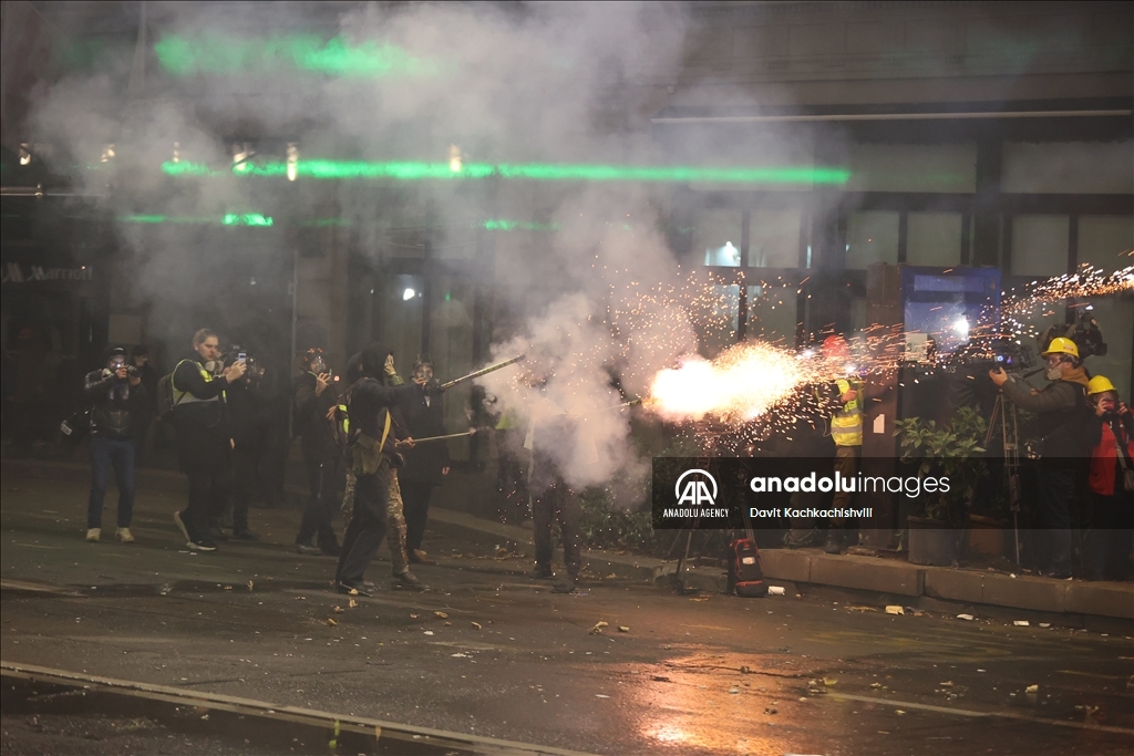 В Грузии продолжаются протесты против приостановки переговоров с ЕС
